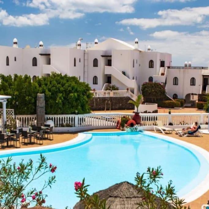 Apto. Vacacional “El Balcon De Las 4 Lunas” Costa Teguise Kültér fotó